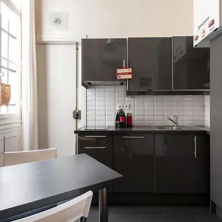 Rue De L'universite Iii By Onefinestay