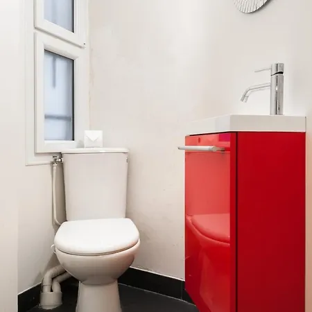 Rue De L'universite Iii By Onefinestay