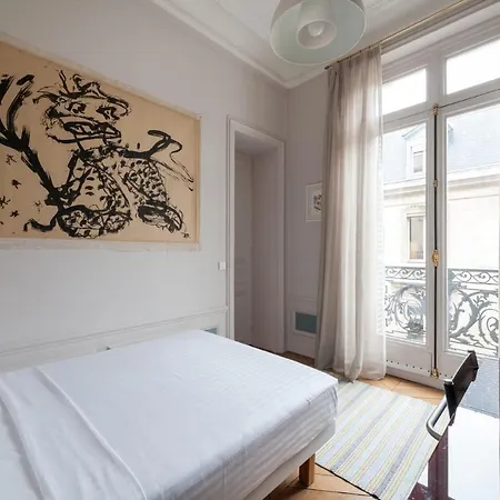 Rue De L'universite Iii By Onefinestay