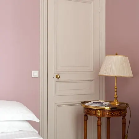 Rue De L'universite Iii By Onefinestay Apartmán