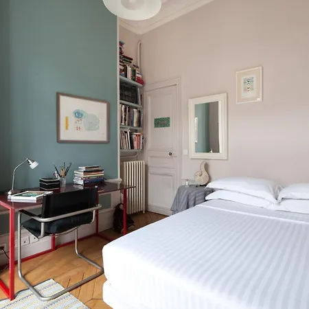 Rue De L'universite Iii By Onefinestay * Paříž